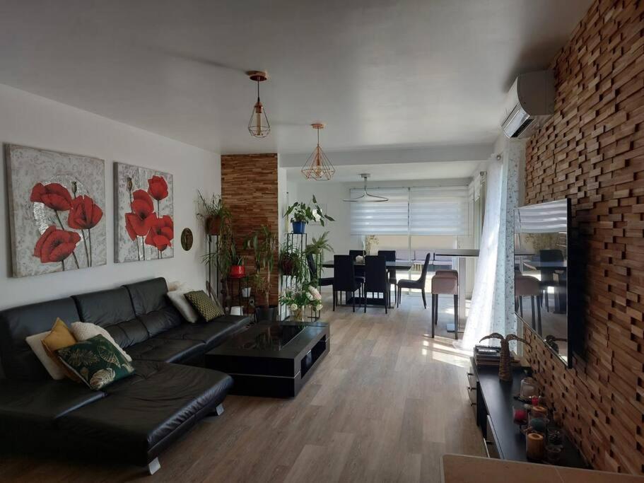 Maison Entiere Redessan מראה חיצוני תמונה